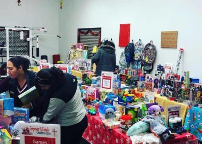 Christmas-store-shoppers